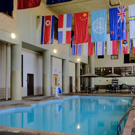 Dog-Friendly Canal Park Condo Hot Tub Pool-2