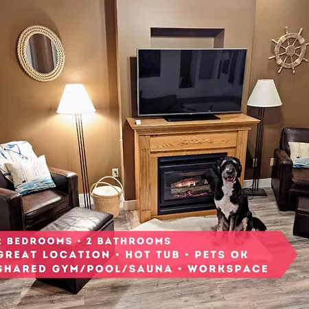 Dog-Friendly Canal Park Condo Hot Tub Pool-3
